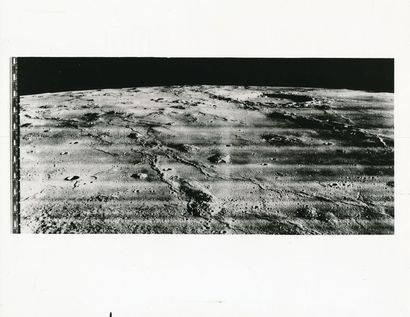 null Nasa. Lunar Orbiter. Photographie oblique réalisée par la sonde spatiale Lunar...
