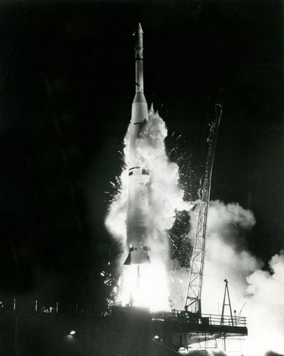 null Nasa. Spectaculaire et superbe décollage historique d'une fusée "Douglas Delta...