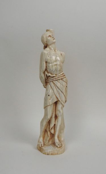 null Ecole du Nord du XIX° siècle
Saint Sébastien en ivoire sculpté
H 41 cm
Provenance:...