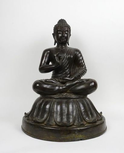 null Indes

Buddha en bronze assis sur une fleur de Lotus

H 60 cm



Provenance...