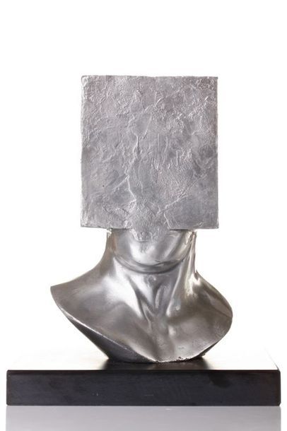 null Sacha Sosno (1937 - 2013)

« Te?te au carre? », 2013

Sculpture en aluminium...