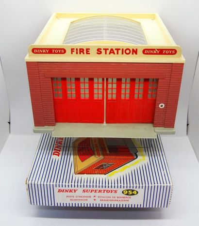 null 

Dinky-Toys – Gde Bretagne – plastique – 1/43e (1) 



# 954 – Caserne de pompiers

Montée,...