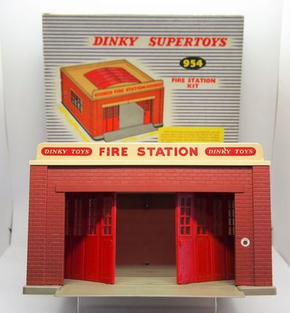 null 

Dinky-Toys – Gde Bretagne – plastique – 1/43e (1) 



# 954 – Caserne de pompiers

Montée,...
