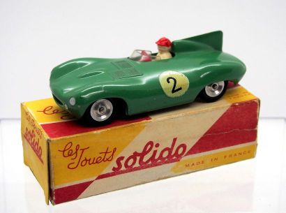 null 

Solido – France – métal – 1/43e (1) 



# 100 Jaguar D type Le Mans n° 2

Vert...