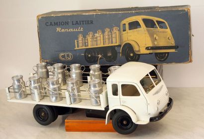null 

CIJ – France – tôle– 1/10e (1) 



Rare !

# 6/32 – Renault 120 CV laitier...