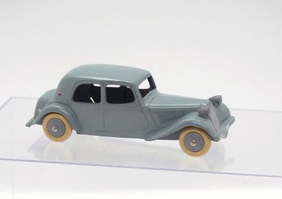 null 

Dinky-Toys – France - métal – 1/43e (1) 



Peu courant 



# 24 N – Citroën...