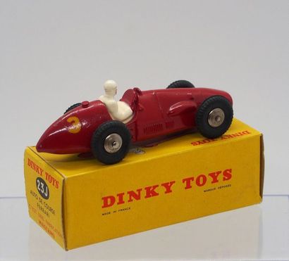 null 

Dinky-Toys – France - métal – 1/43e (1) 

 

# 23 J – Ferrari F2



Calandre...