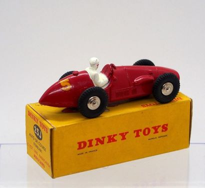 null 

Dinky-Toys – France - métal – 1/43e (1) 



# 23 J – Ferrari F2



Calandre...