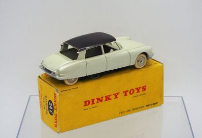 null 

Dinky-Toys – France - métal – 1/43e (1) 



# 24 C – Citroën DS 19



Ivoire,...