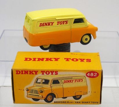 null 

Dinky-Toys – Gde Bretagne – métal – 1/43e (1) : 



# 482 - Fourgon Bedford...