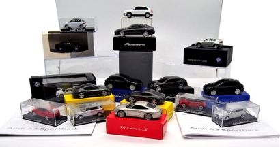 null Lot (16 pièces) comprenant :

9 miniatures promotionnelles en métal Porsche/Mobil...