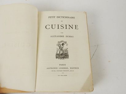 null DUMAS, Alexandre. Petit Dictionnaire de Cuisine. 

Revu et complété par J. Vuillemot,...