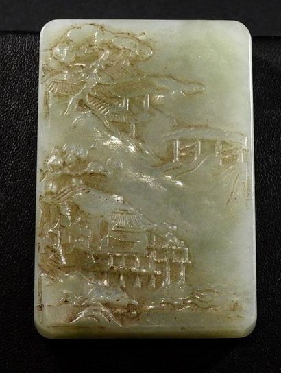 null Pendant. Plaque en jade néphrite céladon qualité HetianSculpté d'un paysage...