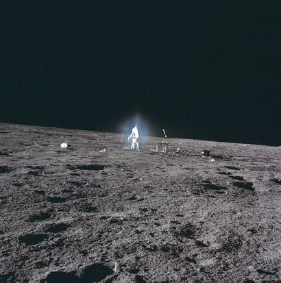 null Nasa. Vue de l'astronaute Alan L. Bean, pilote du module lunaire Apollo 12,...