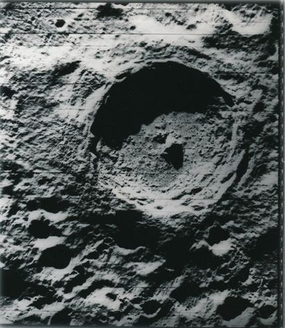 null Nasa. Le cratère lunaire TYCHO. Circa 1965.Tirage argentique postérieur. 25,4...