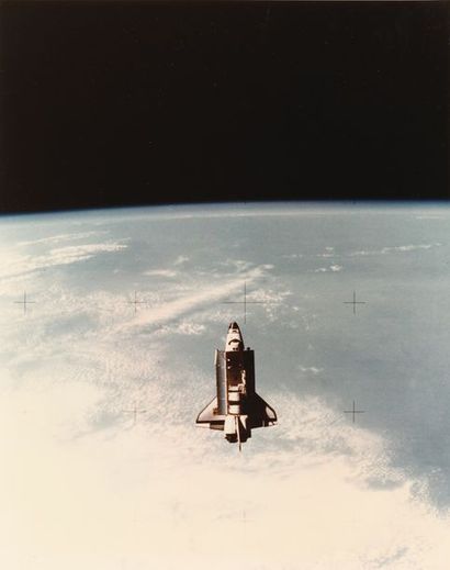 null Nasa. Parfaite et célèbre vue de la navette spatiale Challenger (Mission STS-7)...