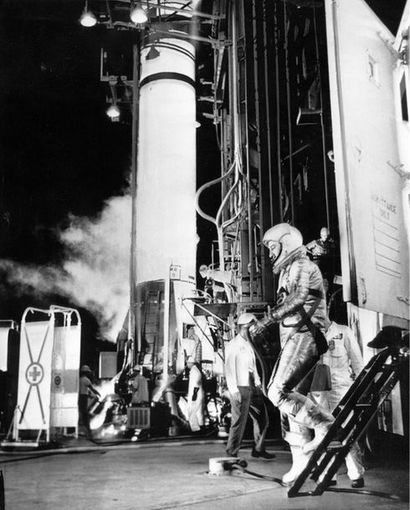 null Nasa. Photographie historique montrant l'astronaute vétéran Virgil I. Grissom...
