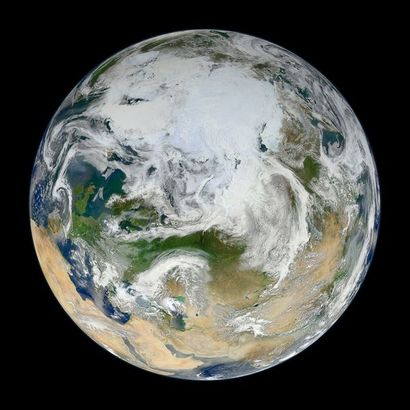 null Nasa. GRAND FORMAT. La Terre, vue de l'Artique depuis une distance orbitale...