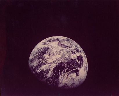 null NASA. Apollo 8. Belle vue de la Terre depuis le vaisseau Apollo 8 en route pour...