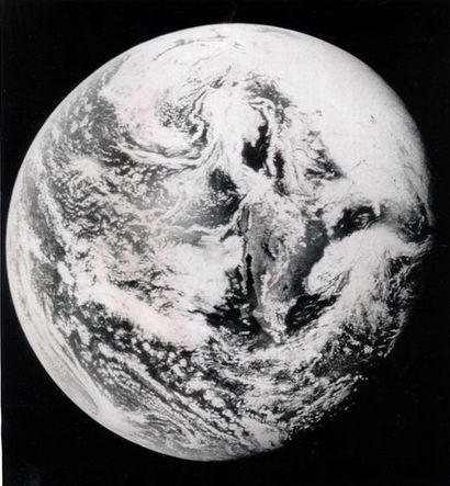 null Nasa. Mission Apollo 10. Vue de la Terre depuis l'Espace à bord de la mission...