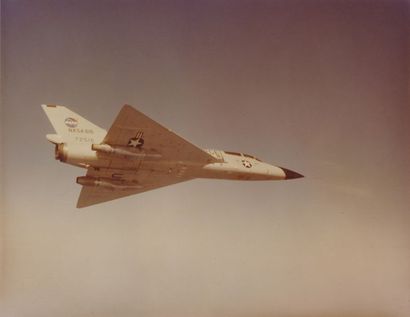 null Nasa. Vue de l'avion expérimental F-106 (initialement désigné NASA 616), Lewis...