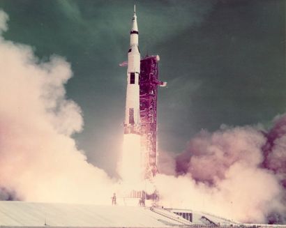 null Nasa. Mission Apollo 11. La fusée Saturne V décolle du mythique pas de tir 39A...