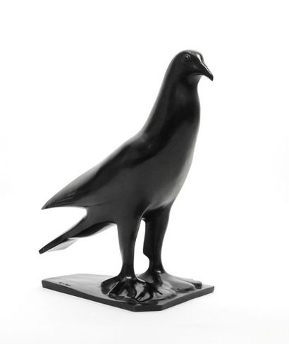 François POMPON (1855-1933) Pigeon Nicolas Epreuve en bronze à patine noire nuancée...