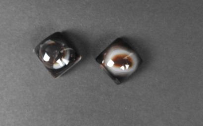 null Yeux profilactiques.Deux perles d’agate orbiculaires noires.Réputé contre le...