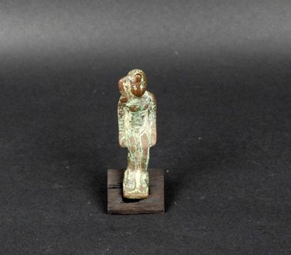 null Harpocrate avec la mèche de l'enfance en bronze

5,8 cm

Egypte Epoque XVI-XXXème...