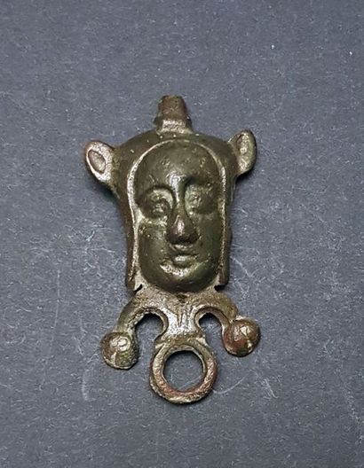 null Clavandier ou chatelaine à tête de fou

Bronze 5,5 cm

XV-XVIIème siècle