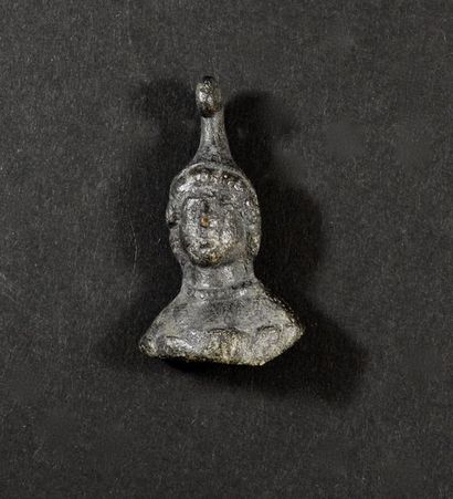 null Fin poids.Buste de Dioscure.Bronze..Epoque romaine.H: 4,5cm.