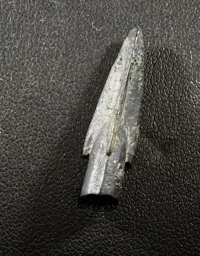 null Pointe de flèche.Age du Bronze occidental.

L :2cm