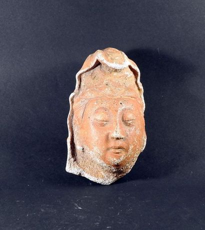 null Tête de bouddha en pierre et polychromie ocre

11 cm