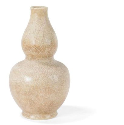 null Vase double gourde en porcelaine craquelée
Chine, fin du XIXème siècle
Recouvert...