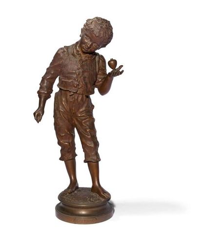 null Figure d'enfant jouant à la toupie, en bronze à patine brune ; signé Charles...