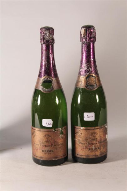 null 900
1969 - Veuve Cliquot Cliquot Ponsardin
Champagne - 2 blles - étiquette ...