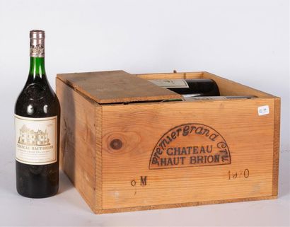 null 26
1970 - Château Haut-Brion
Graves Rouge - 6 Magnums - Bon niveau