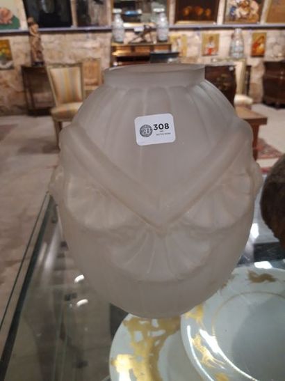 null VERÇAIS (FILIALE DE CHARLES SCNEIDER)
Vase en verre blanc soufflé-moulé au décor...