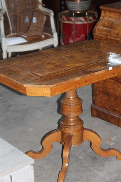 null Veneer pedestal table with geometrically marked decoration, octagonal top. ...