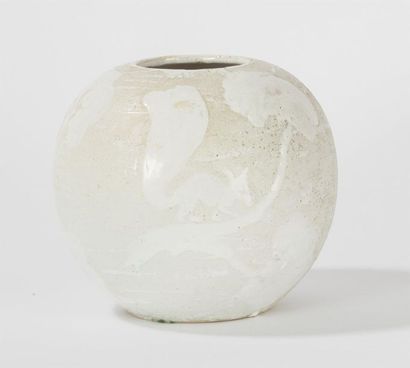 null CAB.
Enamel vase, crispy. Circa 1920. Mark in hollow with lion "Céramique d'art...
