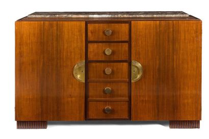 null WORK OF THE 1930s
Sideboard with quadrangular body in rosewood veneer. The front...