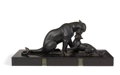 null Irénée ROCHARD (1906-1984)
" Panther licking his little one "
Sculpture.
Black...