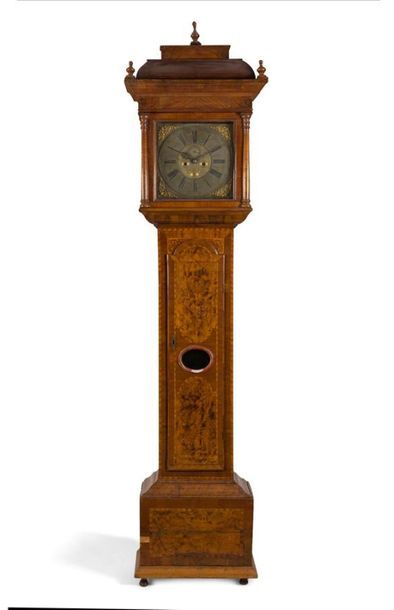null WOODEN FLOOR CLOCK AND MARKING
the engraved brass dial with Roman and Arabic...