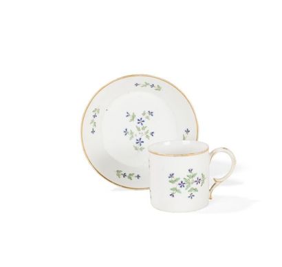 null PARIS
Litron shaped cup and its saucer in porcelain
with polychrome decoration...