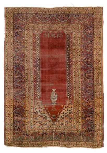 null TABRIZ CARPET (PERSE) Prayer
silk with mosque lantern. 
170 x 122 cm 
(worn)...