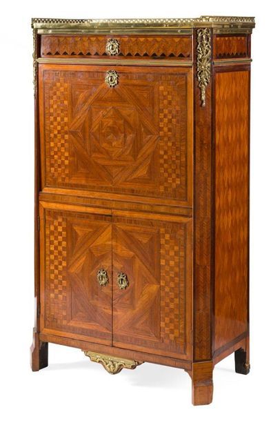 null SECRETARY WITH FLAp IN GEOMETRIC 
MARQUETRY opening with one drawer, two leaves...