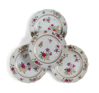 null FOUR PORCELAIN ROSE FAMILY PLACES

China, 18th century
With contoured border...