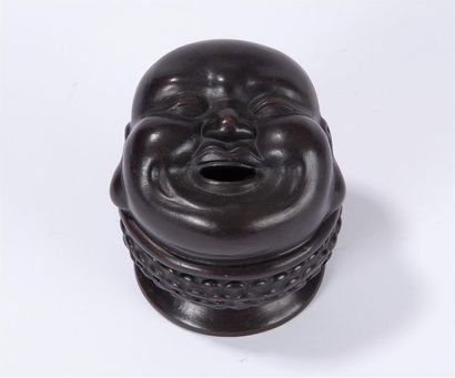 null Thangka 
Tibet, XXème siècle
68 x 48 cm
On y joint un brûle-parfum en terre...