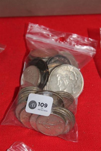 null Ensemble de pièces en argent dont 27 pièces de 5 Francs semeuse, 3 pièces de...
