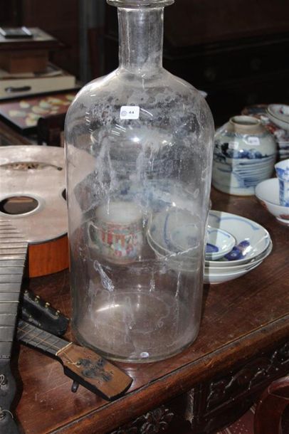 null Grande bouteille en verre soufflé 
XIXème siècle